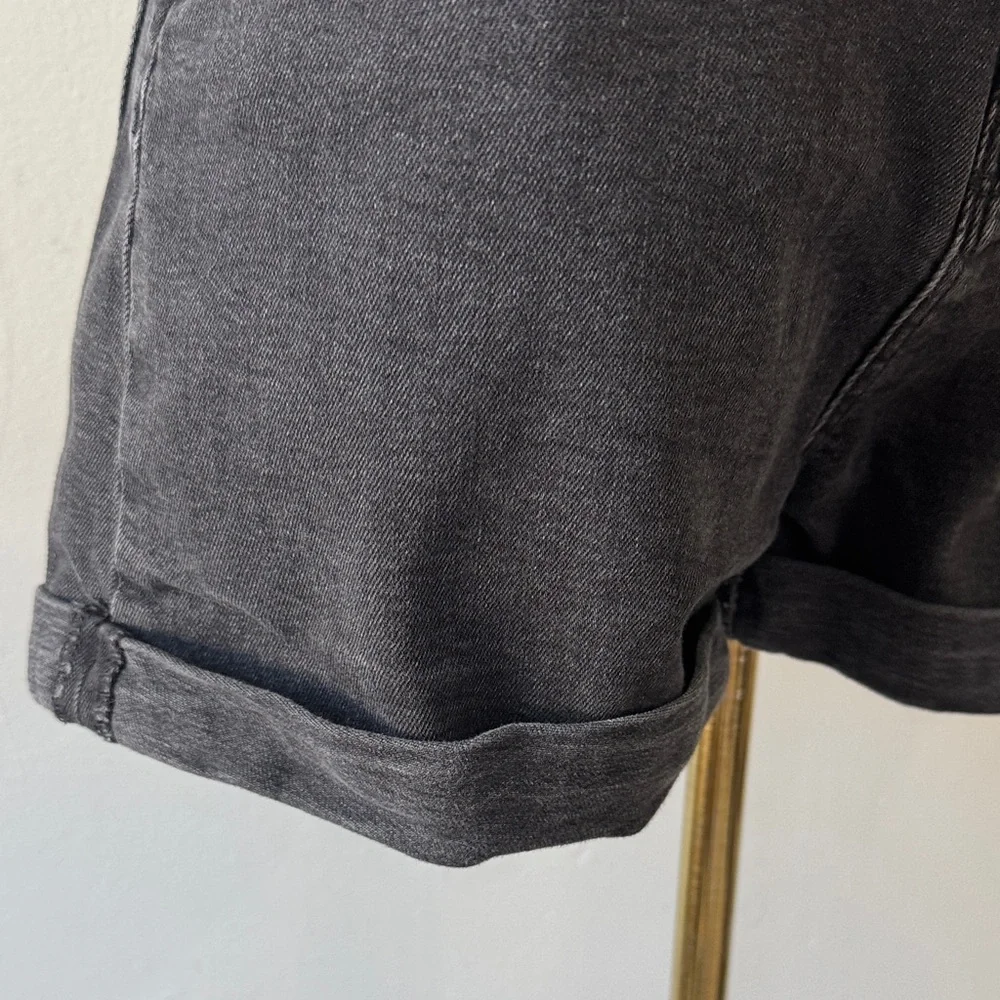 NWOT Mavi “Maddie” Dark Gray Denim Shorts – Size 26 – High Rise Cuffed